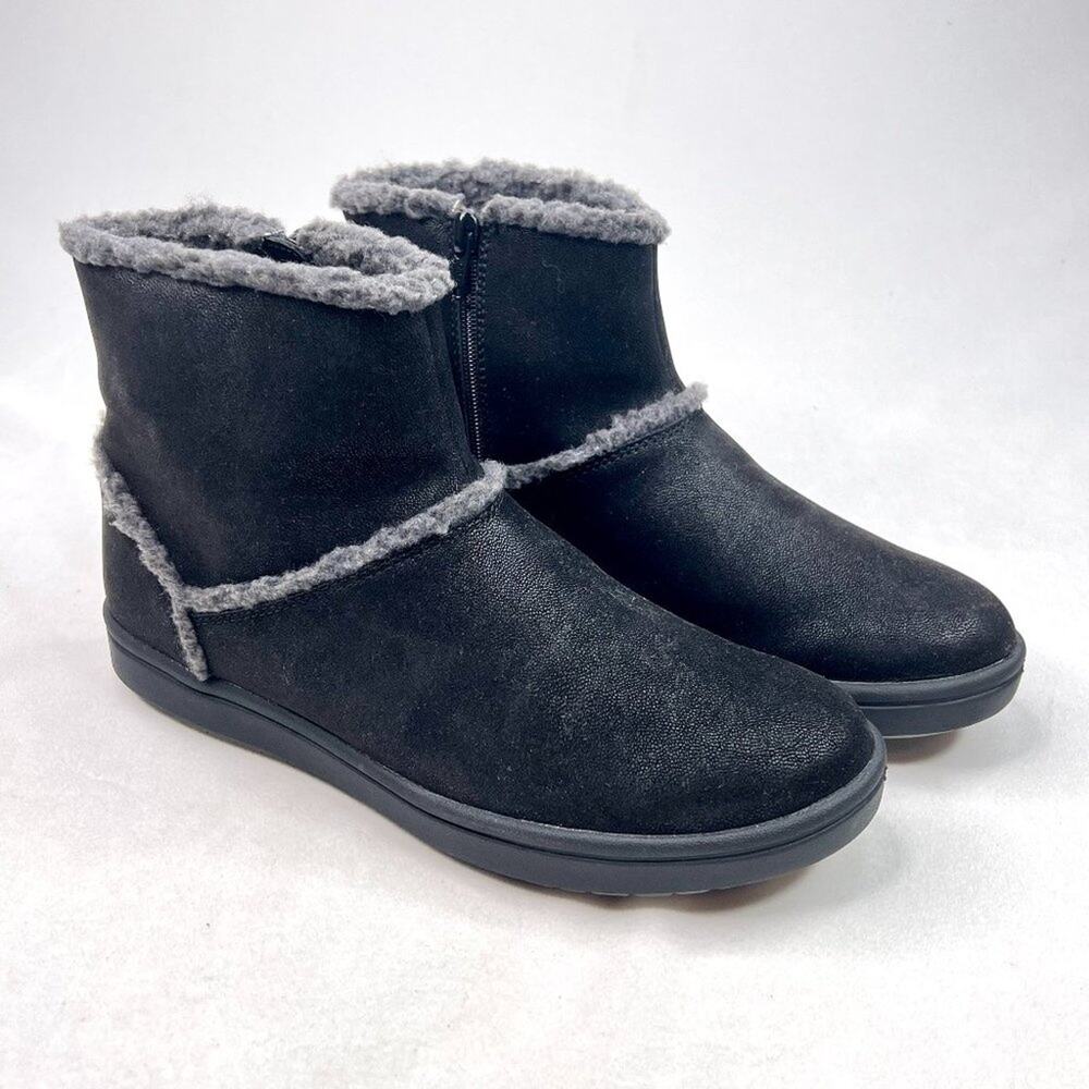 Cloudsteppers by Clarks Black Short Winter Boots 7
